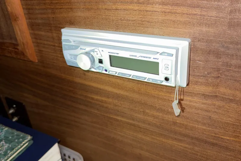 Slide: The Image of Sea Ray 340 Express Cruiser 1986 - 19