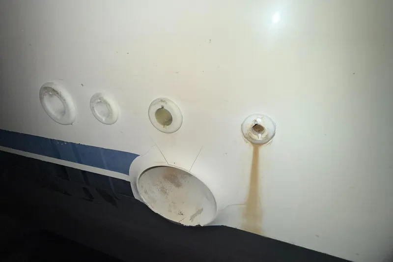 Slide: The Image of Sea Ray 340 Express Cruiser 1986 - 22