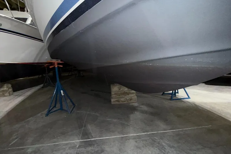 Slide: The Image of Sea Ray 340 Express Cruiser 1986 - 26