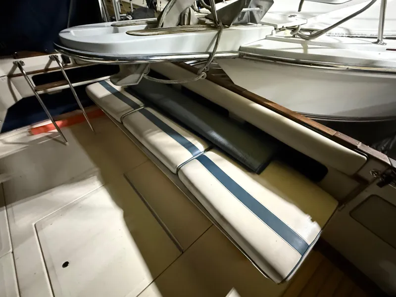 Slide: The Image of Sea Ray 340 Express Cruiser 1986 - 3