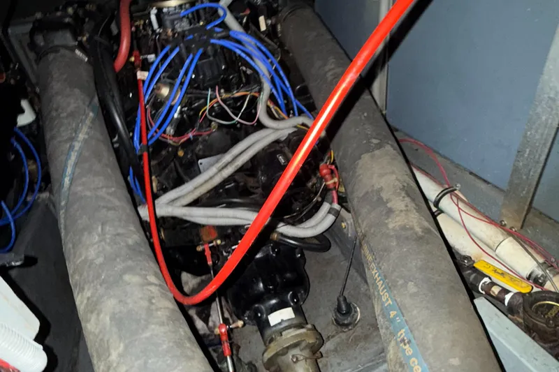 Slide: The Image of Sea Ray 340 Express Cruiser 1986 - 6