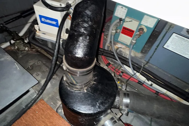 Slide: The Image of Sea Ray 340 Express Cruiser 1986 - 7