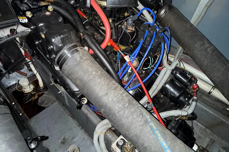 Slide: The Image of Sea Ray 340 Express Cruiser 1986 - 8