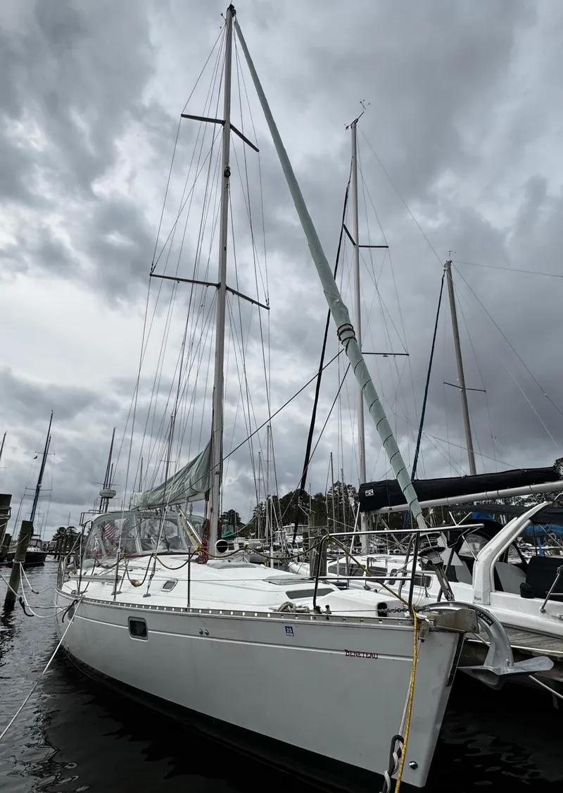 Slide: The Image of 1994 Beneteau Moorings 40.5 - 12