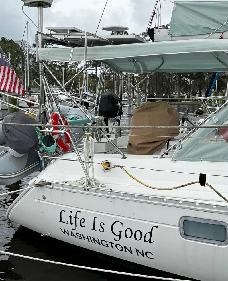 Slide: The Image of 1994 Beneteau Moorings 40.5 - 13