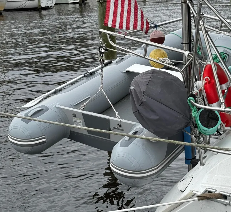 Slide: The Image of 1994 Beneteau Moorings 40.5 - 14