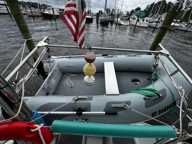 Slide: The Image of 1994 Beneteau Moorings 40.5 - 15