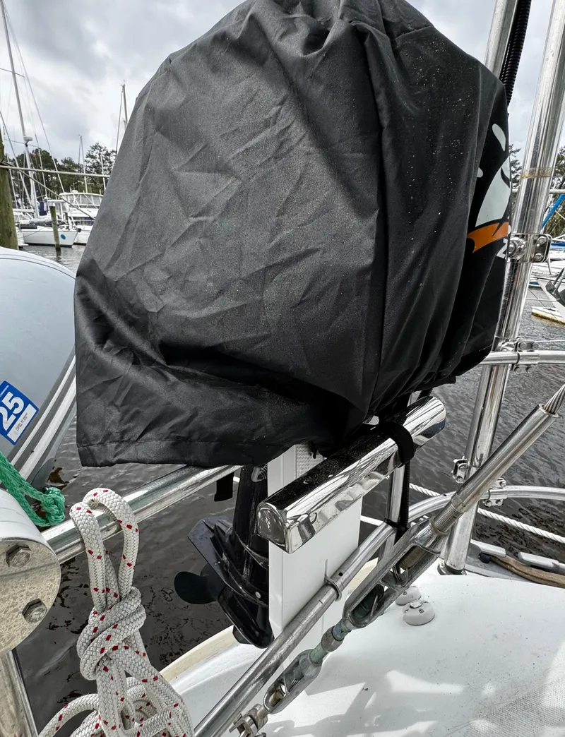 Slide: The Image of 1994 Beneteau Moorings 40.5 - 16