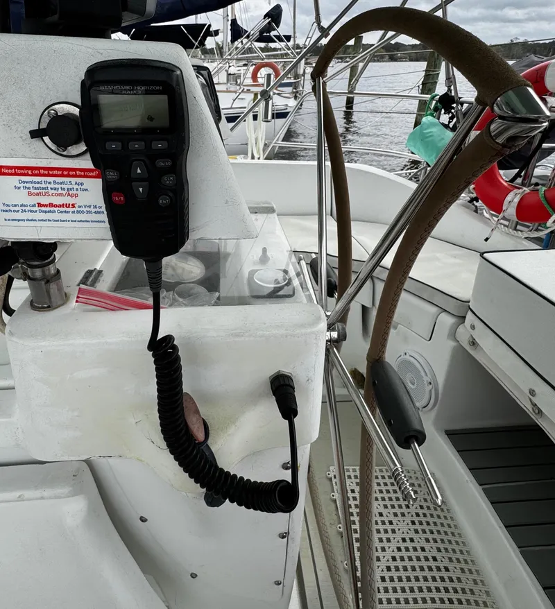 Slide: The Image of 1994 Beneteau Moorings 40.5 - 18