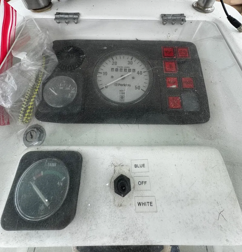 Slide: The Image of 1994 Beneteau Moorings 40.5 - 23