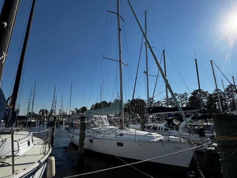 Slide: The Image of 1994 Beneteau Moorings 40.5 - 3