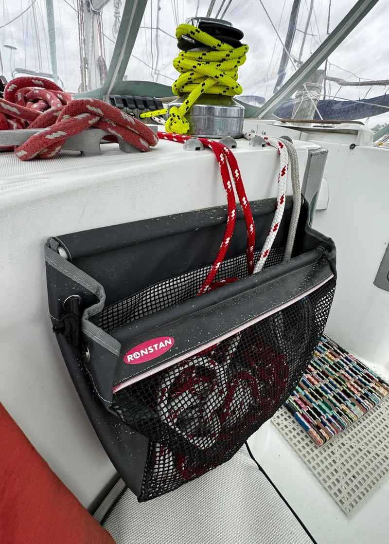 Slide: The Image of 1994 Beneteau Moorings 40.5 - 32