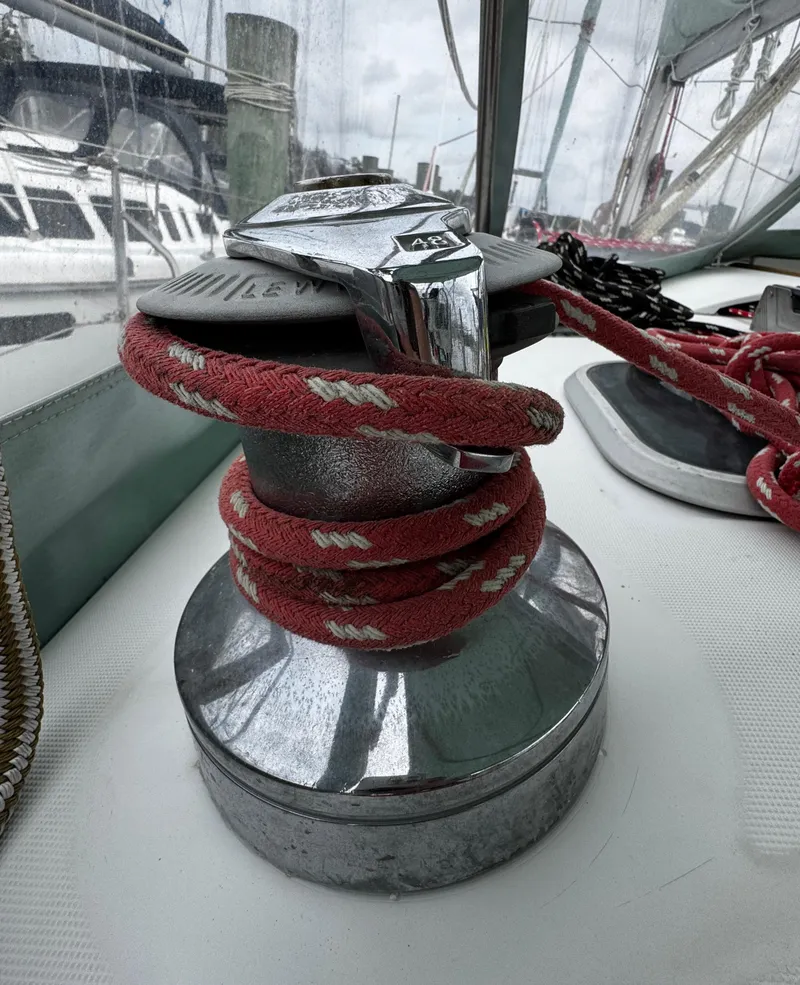 Slide: The Image of 1994 Beneteau Moorings 40.5 - 33