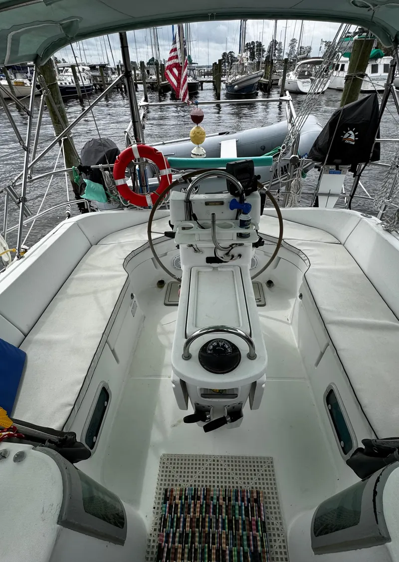 Slide: The Image of 1994 Beneteau Moorings 40.5 - 37