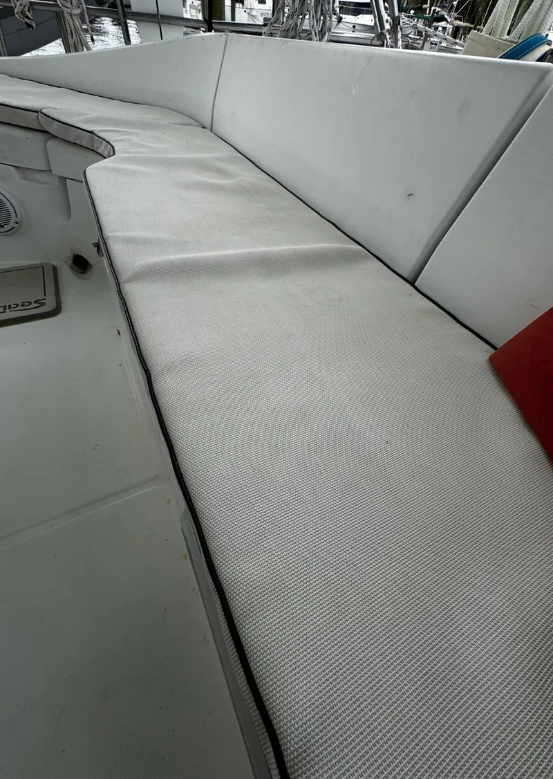 Slide: The Image of 1994 Beneteau Moorings 40.5 - 39