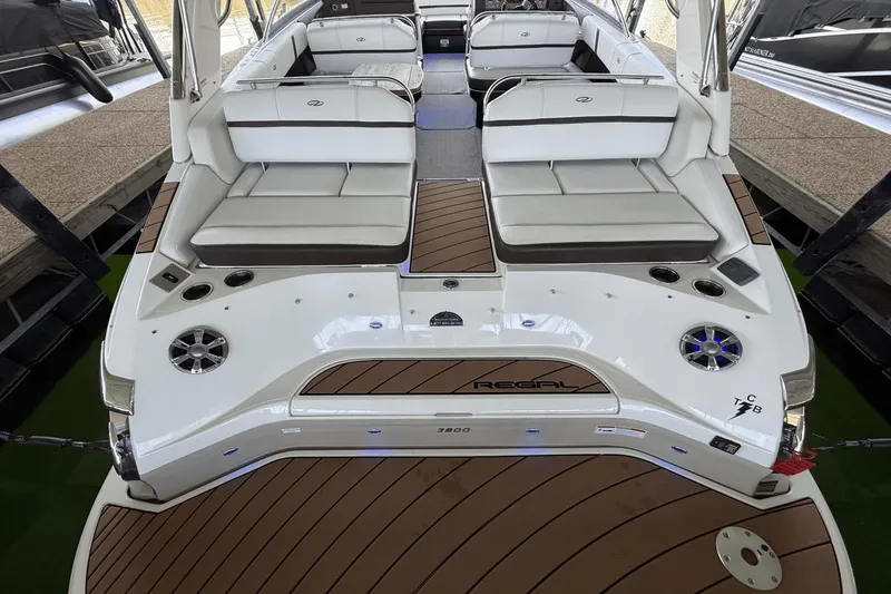 Slide: The Image of Regal 2800 2016 - 12