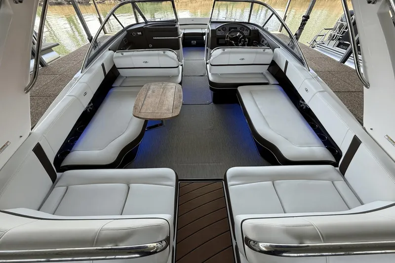 Slide: The Image of Regal 2800 2016 - 14