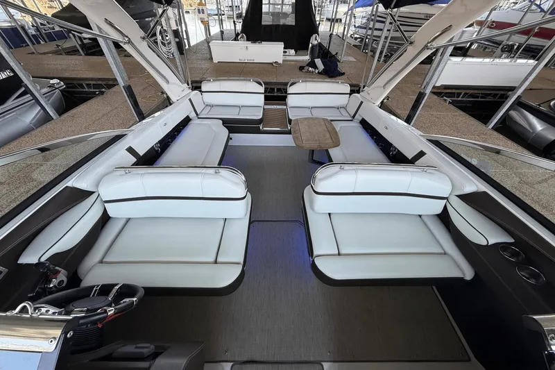 Slide: The Image of Regal 2800 2016 - 19