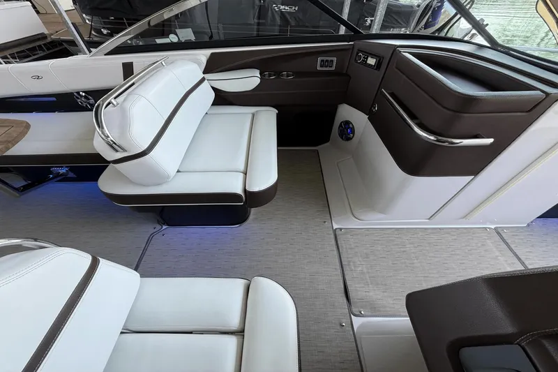 Slide: The Image of Regal 2800 2016 - 21