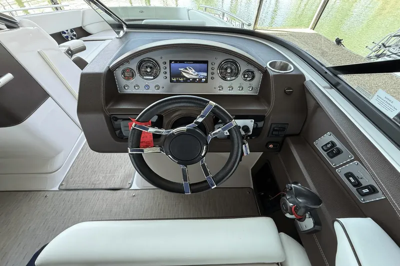 Slide: The Image of Regal 2800 2016 - 22