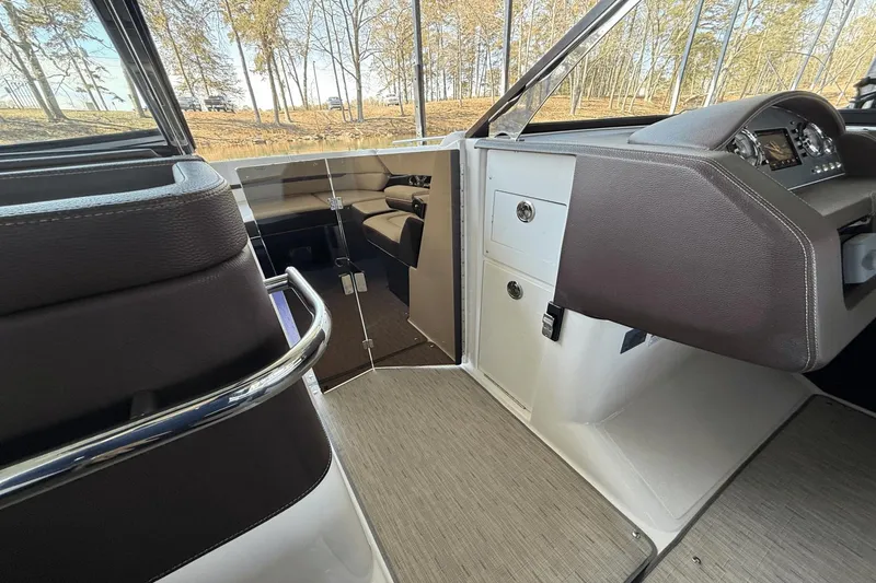 Slide: The Image of Regal 2800 2016 - 26