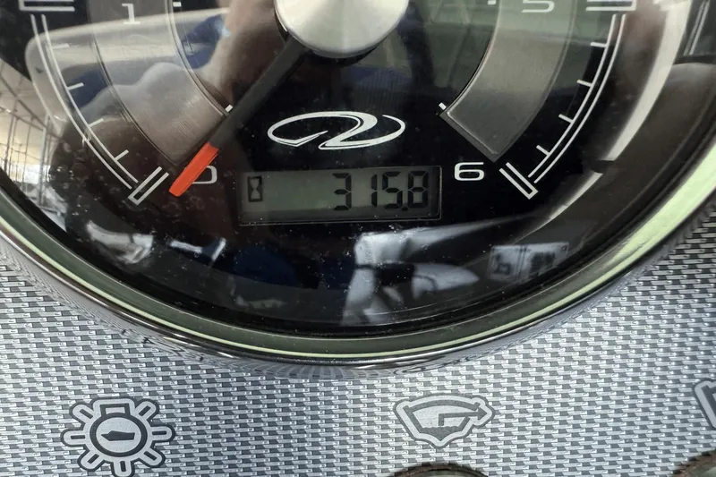 Slide: The Image of Regal 2800 2016 - 32