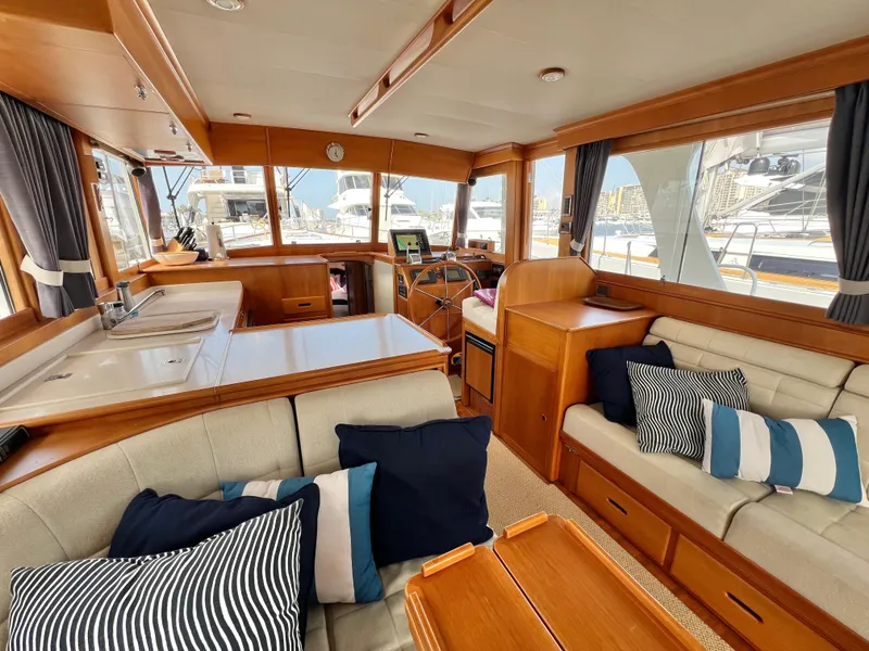 Slide: The Image of Grand Banks 42 Europa 2005 - 12