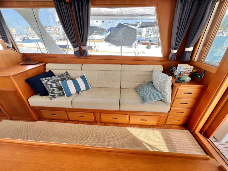 Slide: The Image of Straight Settee - 13