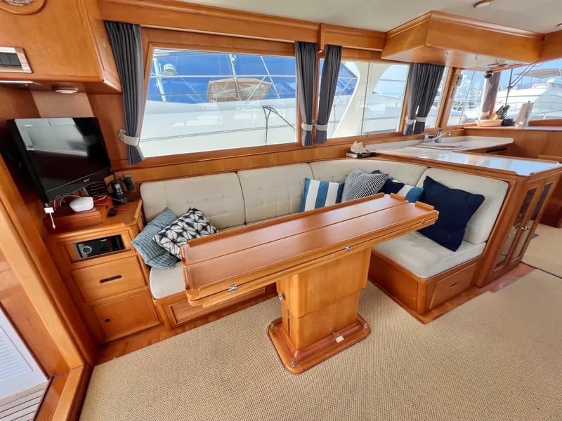 Slide: The Image of L- Settee - 15