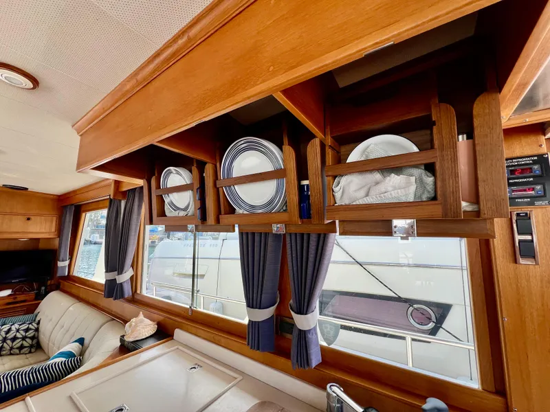 Slide: The Image of Overhead Dishlockers - 32