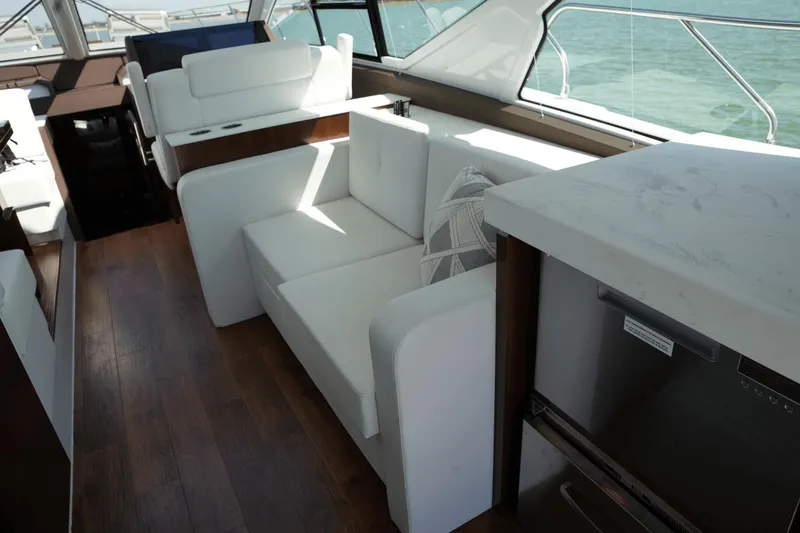 Slide: The Image of Cruisers Yachts 54 Cantius 2022 - 54