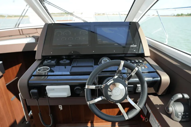 Slide: The Image of Cruisers Yachts 54 Cantius 2022 - 61