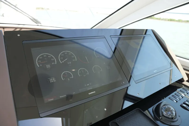 Slide: The Image of Cruisers Yachts 54 Cantius 2022 - 64