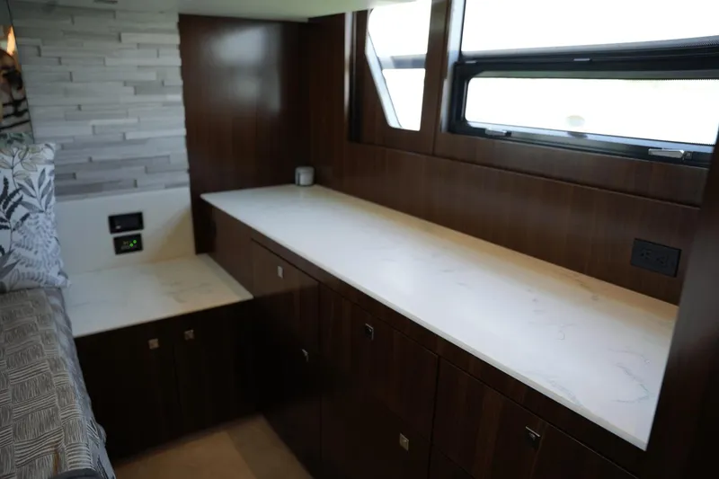 Slide: The Image of Cruisers Yachts 54 Cantius 2022 - 82