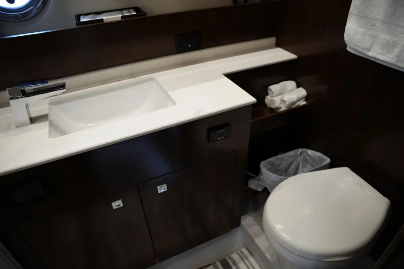 Slide: The Image of Cruisers Yachts 54 Cantius 2022 - 88