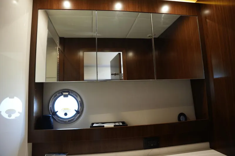 Slide: The Image of Cruisers Yachts 54 Cantius 2022 - 89