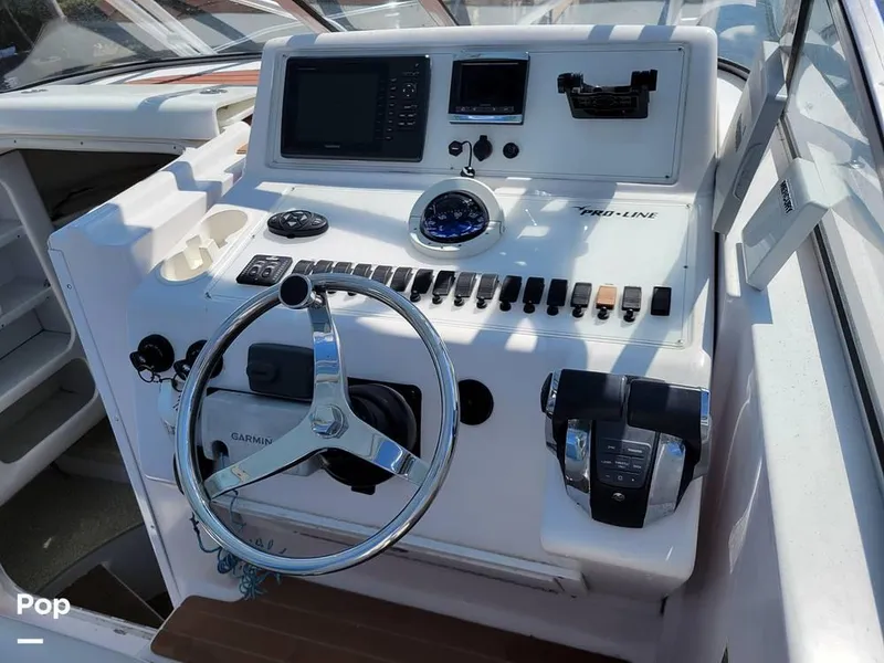 Slide: The Image of 2000 Pro-Line 30 Walkaround for sale in Hypoluxo, FL - 20