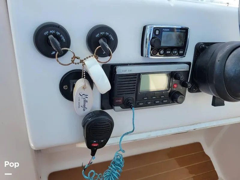 Slide: The Image of 2000 Pro-Line 30 Walkaround for sale in Hypoluxo, FL - 74