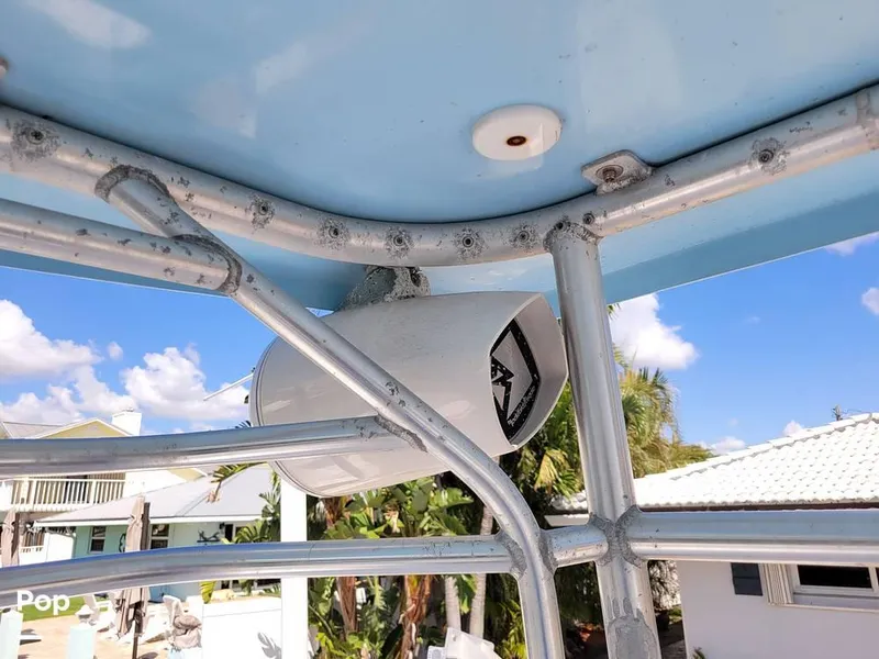 Slide: The Image of 2000 Pro-Line 30 Walkaround for sale in Hypoluxo, FL - 79