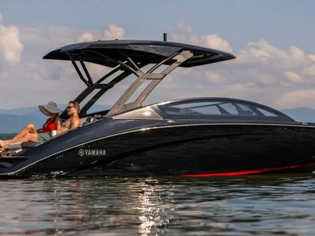 Slide: The Image of Yamaha 275SD 2025 - 18