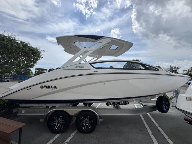 Slide: The Image of Yamaha 275SD 2025 - 3