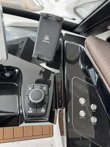 Slide: The Image of Yamaha 275SD 2025 - 9