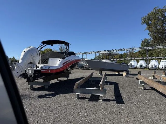 Slide: The Image of Hurricane SunDeck 2690 OB 2025 - 10