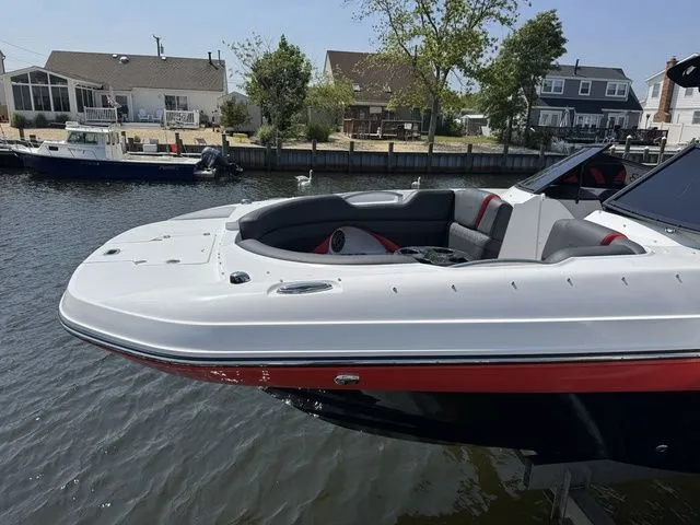 Slide: The Image of Hurricane SunDeck 2690 OB 2025 - 11