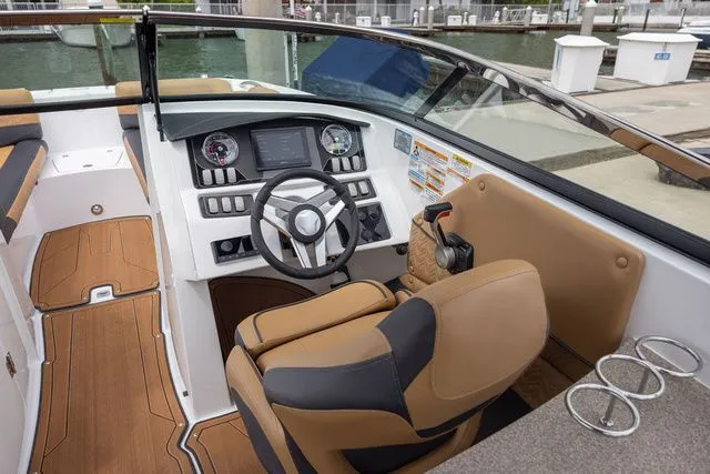 Slide: The Image of Hurricane SunDeck 2690 OB 2025 - 22