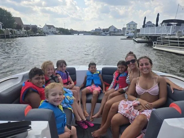 Slide: The Image of Hurricane SunDeck 2690 OB 2025 - 46