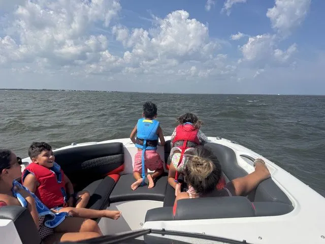 Slide: The Image of Hurricane SunDeck 2690 OB 2025 - 47