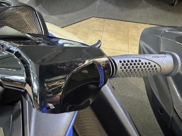 Slide: The Image of Sea-Doo Spark Trixx For 3 Rotax 900 ACE - 90 Ibr A 2025 - 10