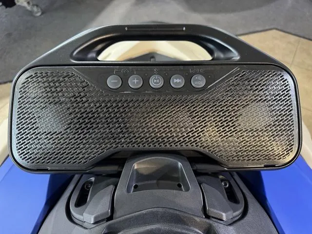 Slide: The Image of Sea-Doo Spark Trixx For 3 Rotax 900 ACE - 90 Ibr A 2025 - 11