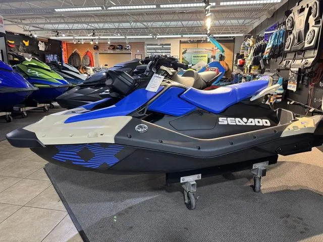 Slide: The Image of Sea-Doo Spark Trixx For 3 Rotax 900 ACE - 90 Ibr A 2025 - 4